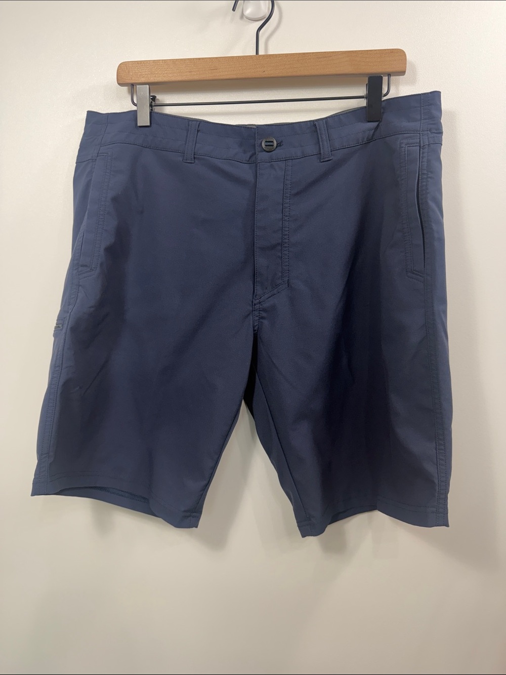 Kuhl  Men’s Upshift short navy blue size 36x10.